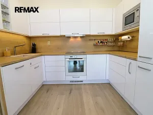 Prodej bytu 4+kk, Pardubice, Husova, 93 m2