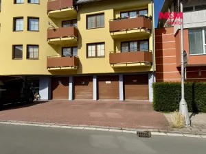 Pronájem garážového stání, Hradec Králové, Pospíšilova, 26 m2