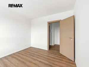 Prodej bytu 2+kk, Praha - Černý Most, Arnošta Valenty, 49 m2