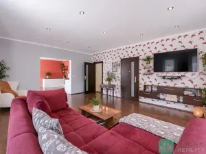 Prodej vícegeneračního domu, Hrob, 346 m2