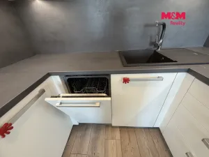 Pronájem bytu 2+kk, Praha - Strašnice, Limuzská, 50 m2
