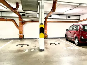 Pronájem garážového stání, Praha - Dejvice, Paťanka, 13 m2