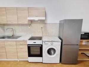 Pronájem bytu 1+kk, Praha - Hloubětín, Šestajovická, 30 m2