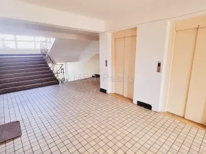Pronájem bytu 1+kk, Praha - Hloubětín, Šestajovická, 30 m2