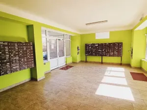 Pronájem bytu 1+kk, Praha - Hloubětín, Šestajovická, 30 m2