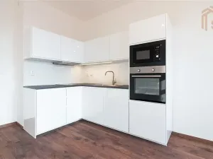 Pronájem bytu 1+kk, Praha - Holešovice, Plynární, 31 m2
