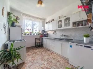 Prodej bytu 3+1, Suchomasty, 74 m2