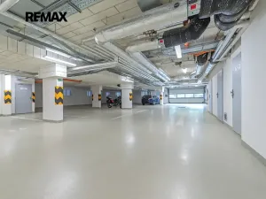 Pronájem bytu 2+kk, Praha - Strašnice, Strančická, 48 m2