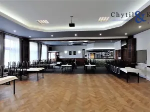 Pronájem restaurace, Stará Ves, 220 m2
