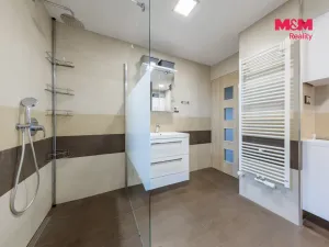 Prodej činžovního domu, Karlovy Vary - Dvory, V Lučinách, 330 m2