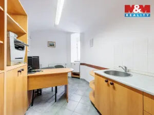 Prodej obchodního prostoru, Karlovy Vary, Moskevská, 57 m2