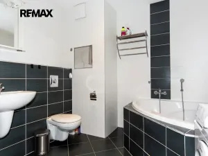 Pronájem bytu 2+kk, Praha - Pitkovice, Pečárková, 52 m2