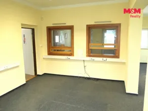 Pronájem kanceláře, Králův Dvůr, V Lukách, 200 m2