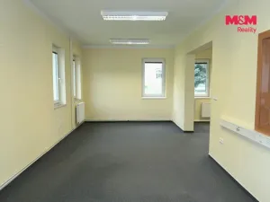 Pronájem kanceláře, Králův Dvůr, V Lukách, 200 m2