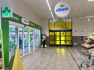 Pronájem obchodního prostoru, Karlovy Vary, 43 m2