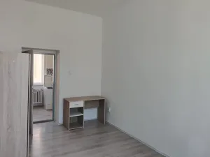 Pronájem pokoje, Olomouc, Horní náměstí, 70 m2