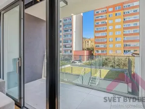 Pronájem bytu 1+kk, Praha - Modřany, Komořanská, 37 m2