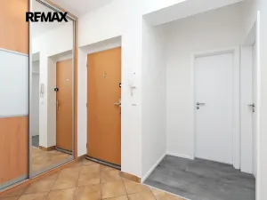 Pronájem bytu 3+kk, Zbuzany, Lomená, 72 m2
