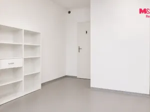 Pronájem obchodního prostoru, Kladno, náměstí starosty Pavla, 153 m2
