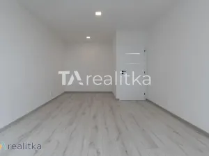 Prodej bytu 2+1, Karviná, Bratr. Veverkových, 56 m2