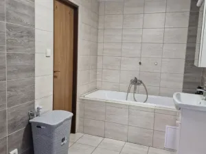 Pronájem atypického bytu, Droužkovice, Rudé armády, 62 m2