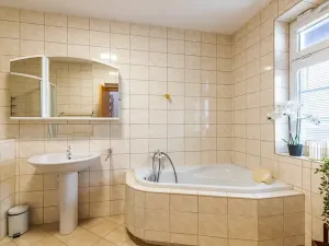 Prodej rodinného domu, Praha - Benice, Okrasná, 230 m2