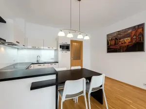 Pronájem bytu 1+kk, Praha - Vinohrady, Korunní, 47 m2