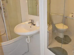 Pronájem bytu 1+kk, Praha, Pelhřimovská, 27 m2