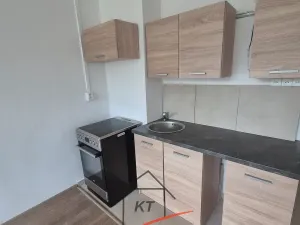Pronájem bytu 1+kk, Děčín, Žerotínova, 35 m2