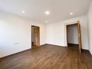 Pronájem bytu 4+kk, Karlovy Vary, Vodárenská, 66 m2