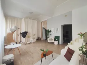 Pronájem atypického bytu, Praha, Plzeňská, 120 m2