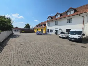 Pronájem obchodního prostoru, Hradec Králové, Pražská třída, 200 m2