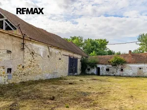 Prodej zemědělského objektu, Počedělice, 2500 m2