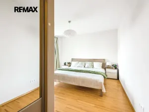 Pronájem bytu 2+kk, Praha - Žižkov, Ke kapslovně, 70 m2