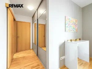 Pronájem bytu 2+kk, Praha - Žižkov, Ke kapslovně, 70 m2