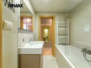 Pronájem bytu 2+kk, Praha - Žižkov, Ke kapslovně, 70 m2