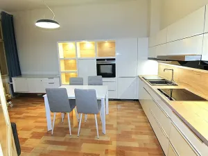 Prodej bytu 2+kk, Praha - Holešovice, Veverkova, 50 m2