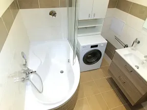 Prodej bytu 2+kk, Praha - Holešovice, Veverkova, 50 m2