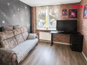 Pronájem bytu 3+1, Cheb, Stavbařů, 60 m2