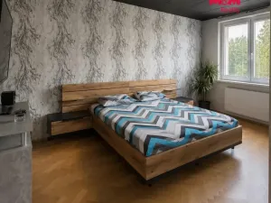 Pronájem bytu 3+1, Cheb, Stavbařů, 60 m2