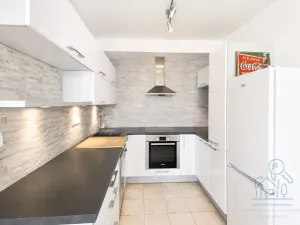 Pronájem bytu 2+kk, Praha - Holešovice, V háji, 56 m2