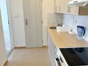 Pronájem bytu 2+kk, Praha, Zelená, 51 m2