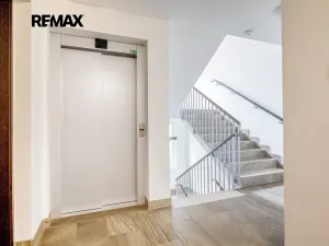 Pronájem bytu 2+kk, Praha - Kamýk, Kramperova, 57 m2