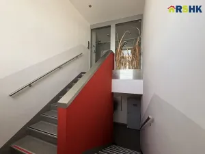 Pronájem kanceláře, Hradec Králové, Koutníkova, 69 m2