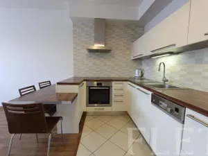 Pronájem bytu 2+kk, Praha - Vysočany, Pod Harfou, 49 m2