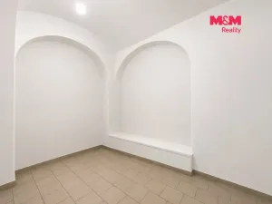 Pronájem obchodního prostoru, Kolín - Kolín I, Husova, 74 m2