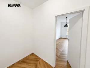 Pronájem bytu 2+kk, Praha - Čakovice, Bermanova, 55 m2