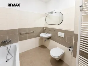 Pronájem bytu 2+kk, Praha - Čakovice, Bermanova, 55 m2