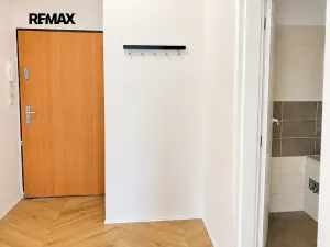Pronájem bytu 2+kk, Praha - Čakovice, Bermanova, 55 m2