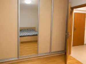 Pronájem bytu 2+kk, Praha - Vršovice, Pod stupni, 57 m2